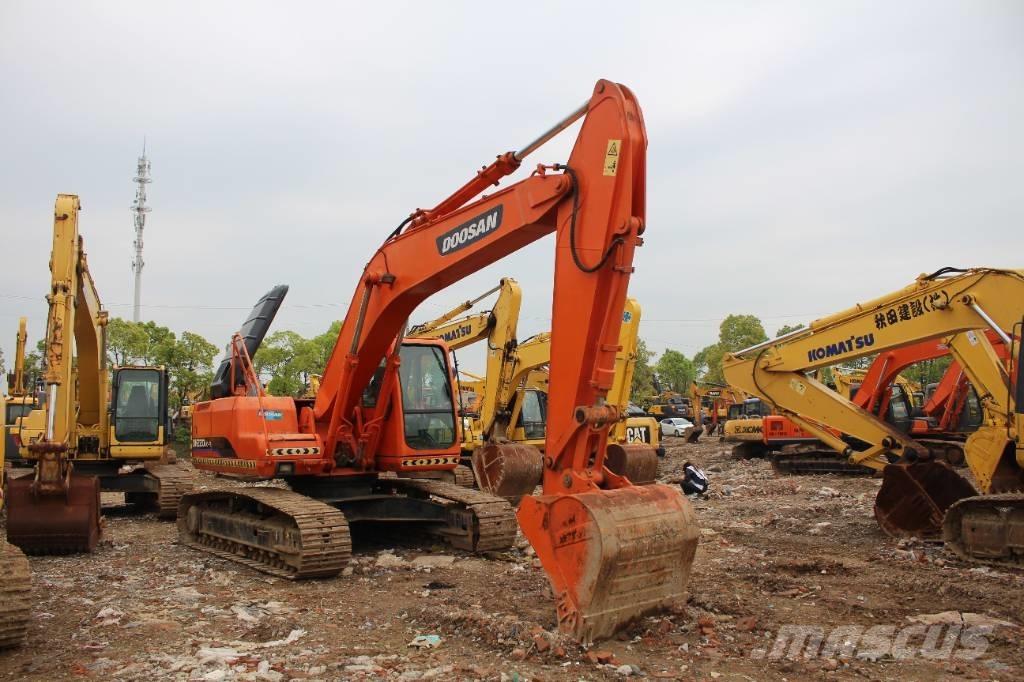 Doosan 220 LC-7 Roomikekskavaatorid