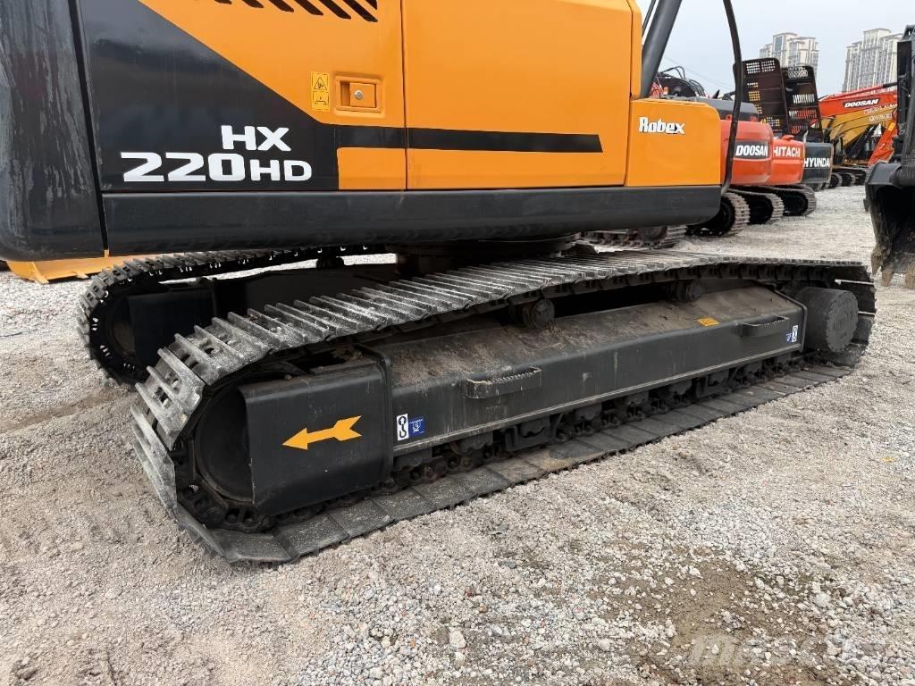 Hyundai HX 220 Roomikekskavaatorid