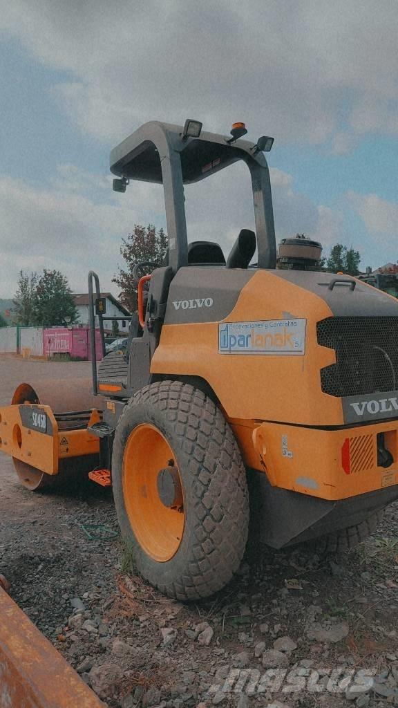 Volvo SD 45 B Ühe trumliga rullid