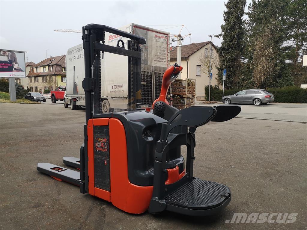 Linde L16 AP Platvormiga virnastajad