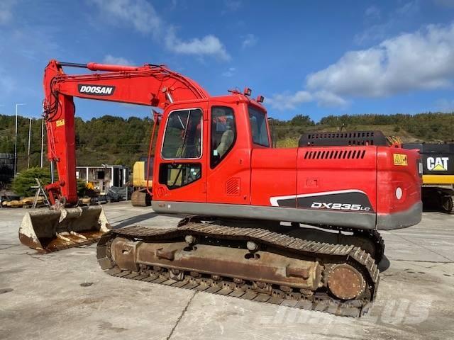 Doosan DX 235 LC Roomikekskavaatorid