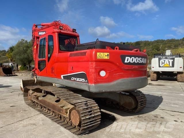 Doosan DX 235 LC Roomikekskavaatorid