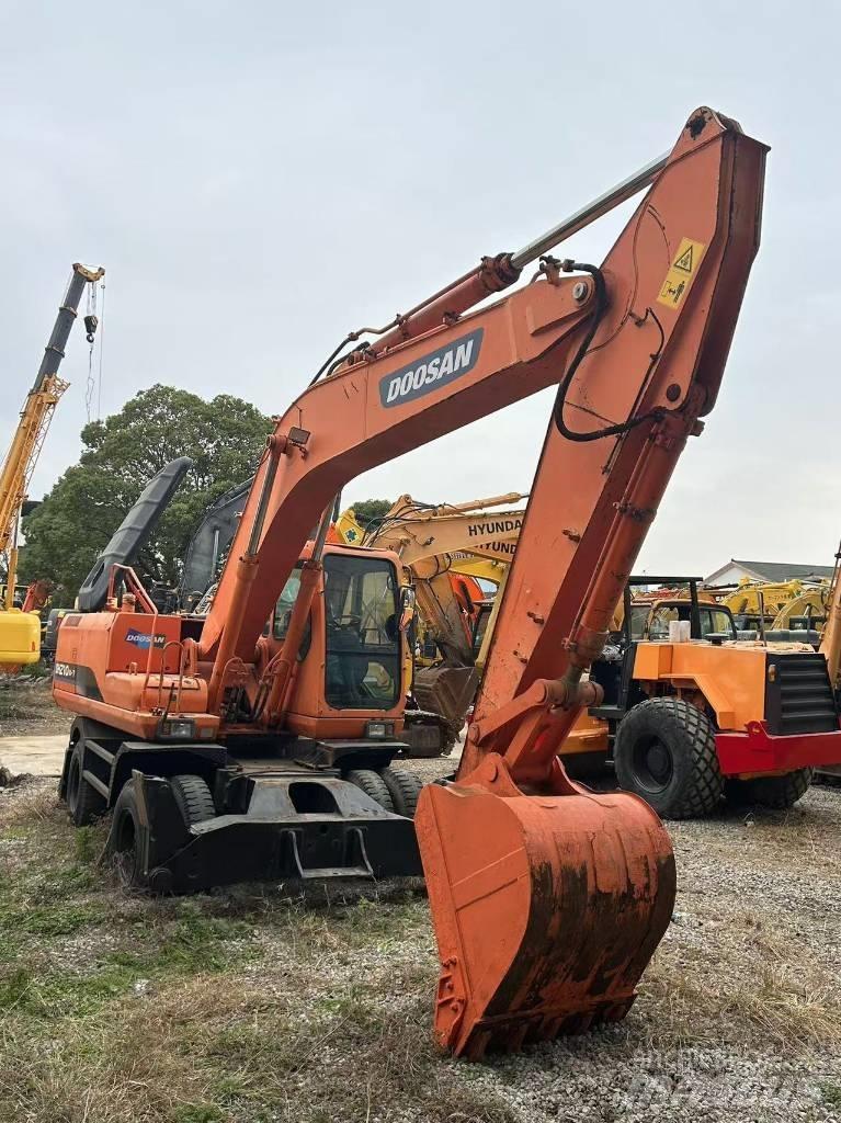 Doosan DH 210 W-7 Ratasekskavaatorid