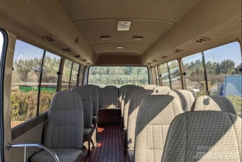 Toyota Coaster Bus Väikebussid