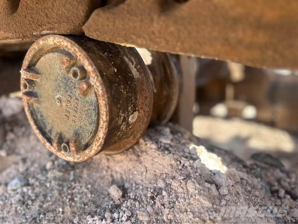 CAT 375 B Roomikekskavaatorid