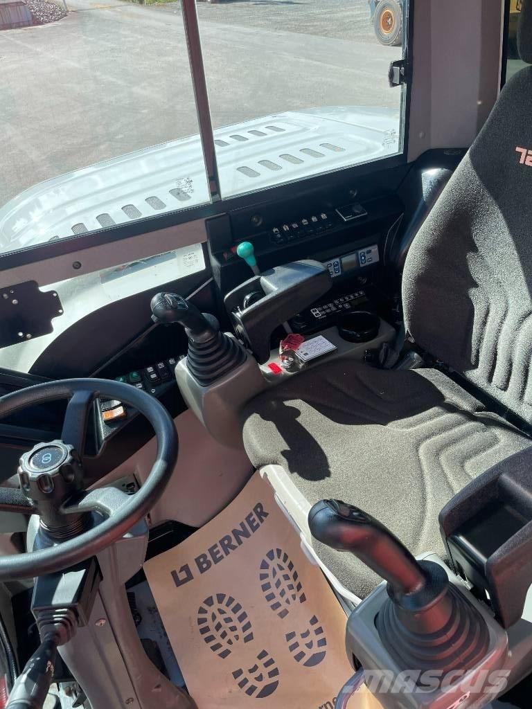Takeuchi TB 295 W Ratasekskavaatorid
