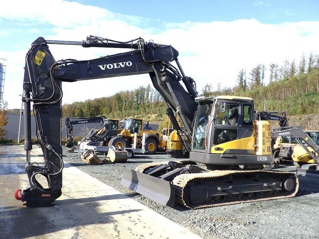Volvo ECR 235 D Roomikekskavaatorid