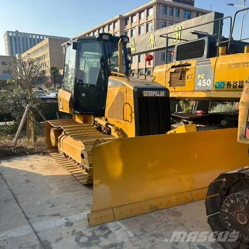 CAT D 5 K Buldooserid
