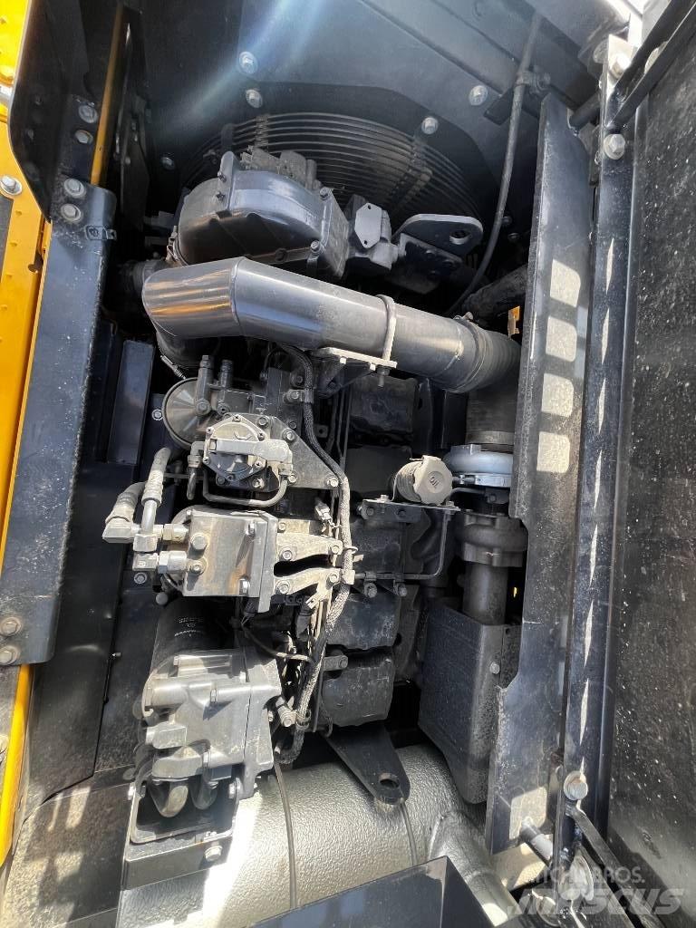 Komatsu PC 450-8 Roomikekskavaatorid