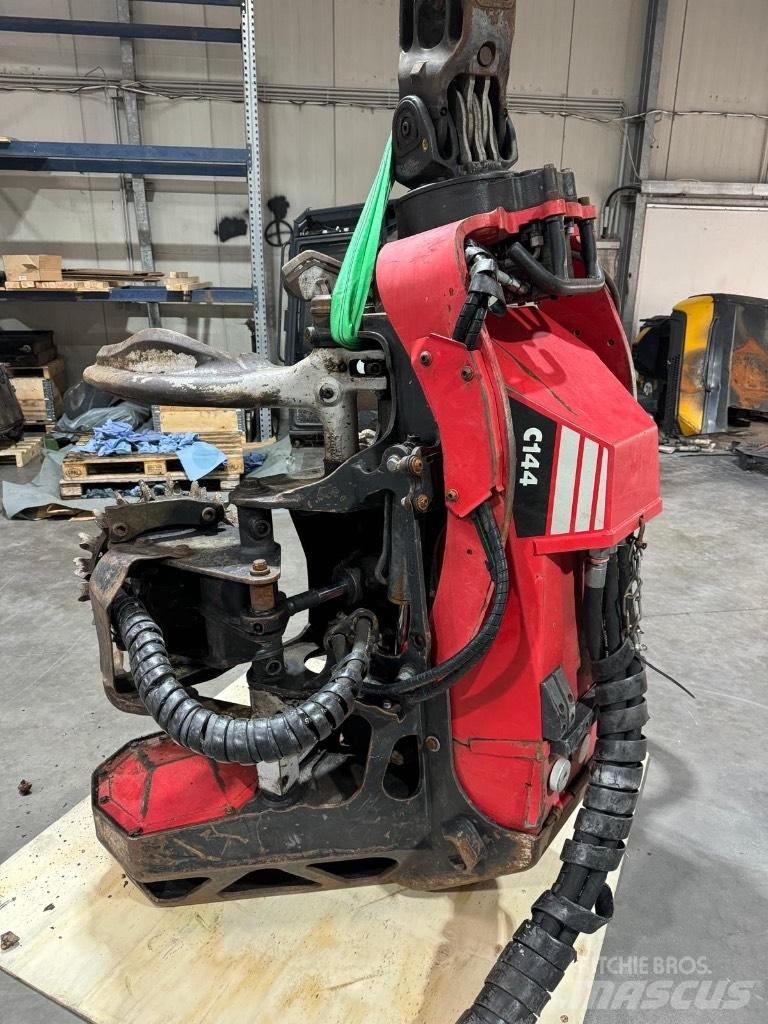 Komatsu C 144 Laasijad