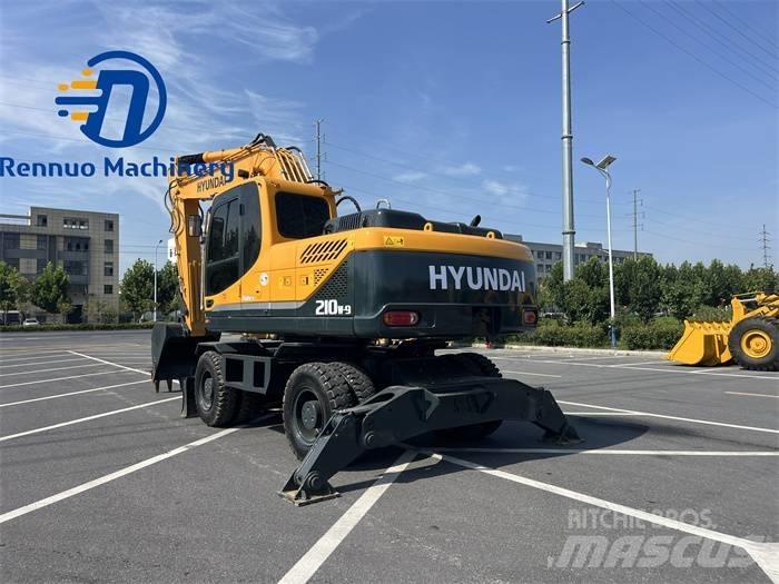 Hyundai R210W-9 Ratasekskavaatorid