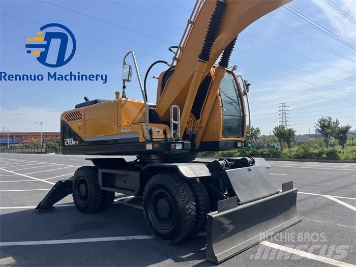 Hyundai R210W-9 Ratasekskavaatorid