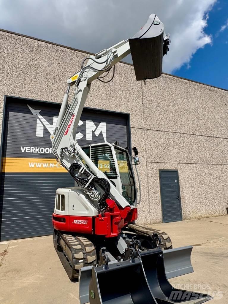 Takeuchi TB 257 FR Miniekskavaatorid < 7 t