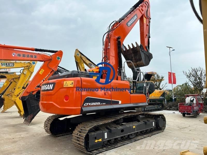 Doosan DX 225 LC-9C Roomikekskavaatorid