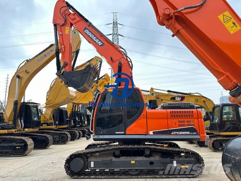 Doosan DX 225 LC-9C Roomikekskavaatorid