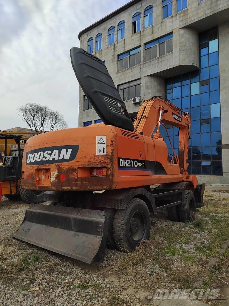 Doosan DH 210 W-7 Ratasekskavaatorid