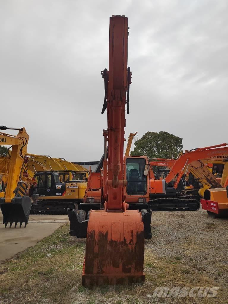 Doosan DH 210 W-7 Ratasekskavaatorid