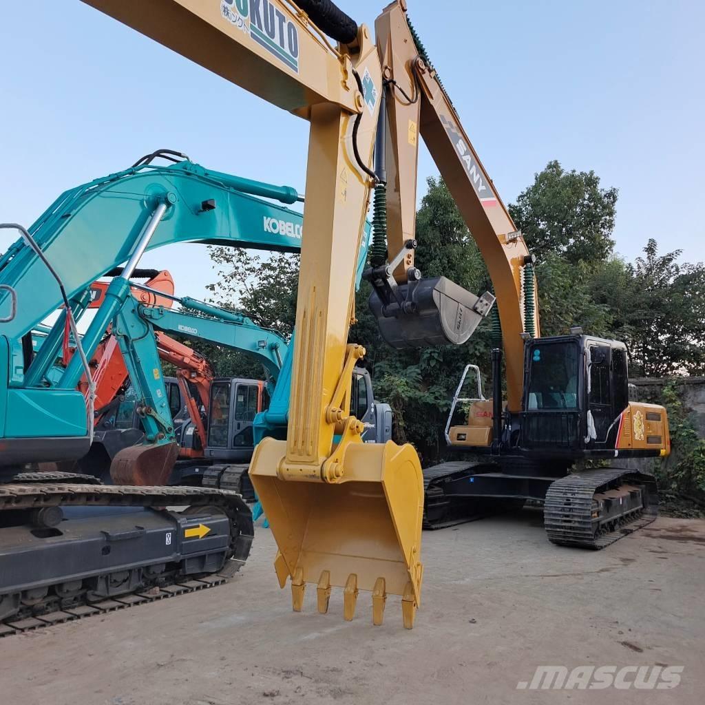 Komatsu PC 200-8 Roomikekskavaatorid