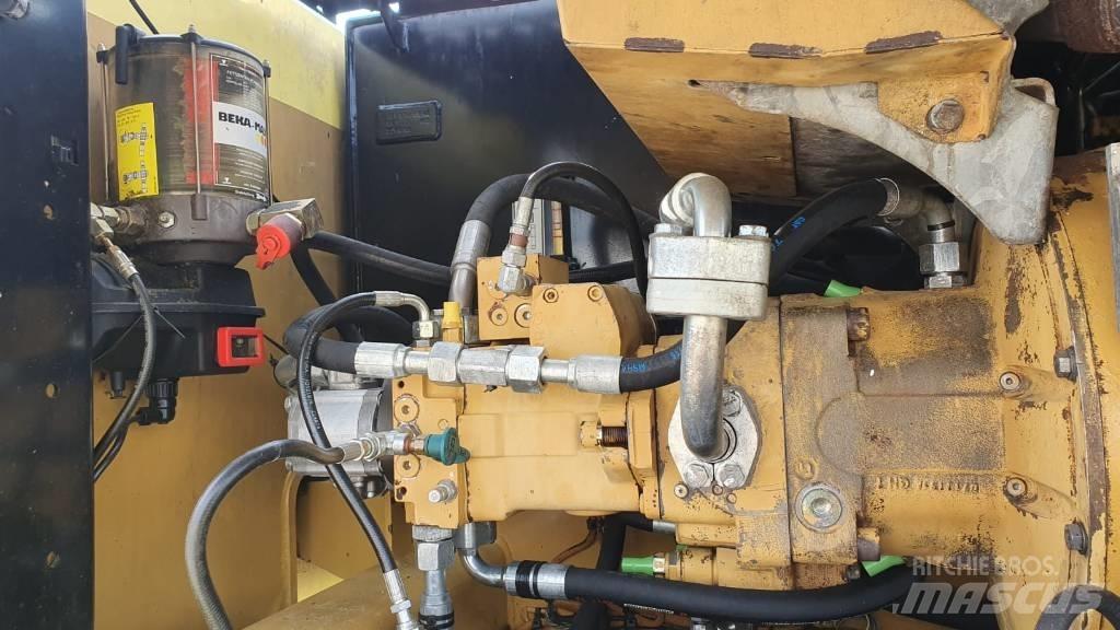 CAT M 318 D MH Materjalikäitlusmasinad