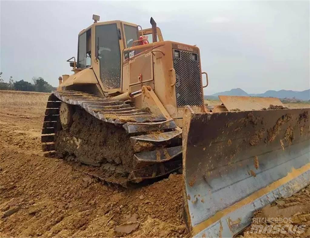 CAT D 6 N Buldooserid