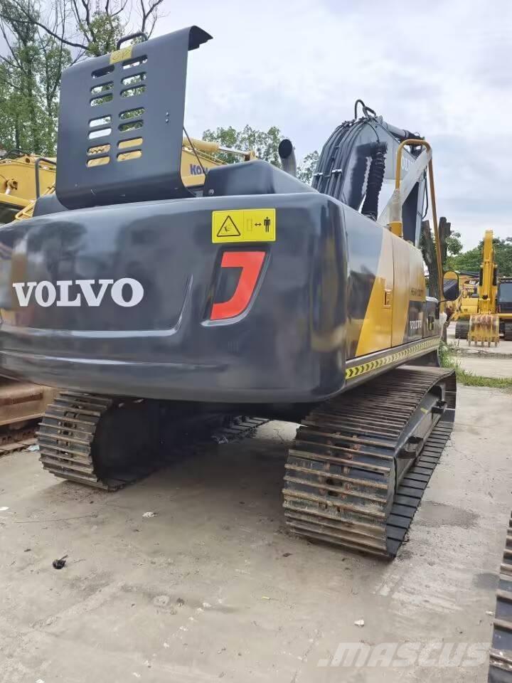 Volvo EC 210 D Roomikekskavaatorid