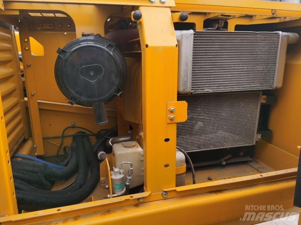 Komatsu PC 220-7 Roomikekskavaatorid