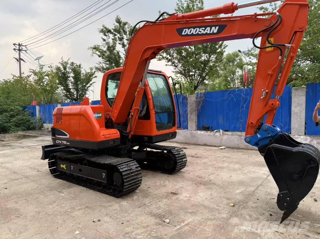 Doosan DX 75 Roomikekskavaatorid