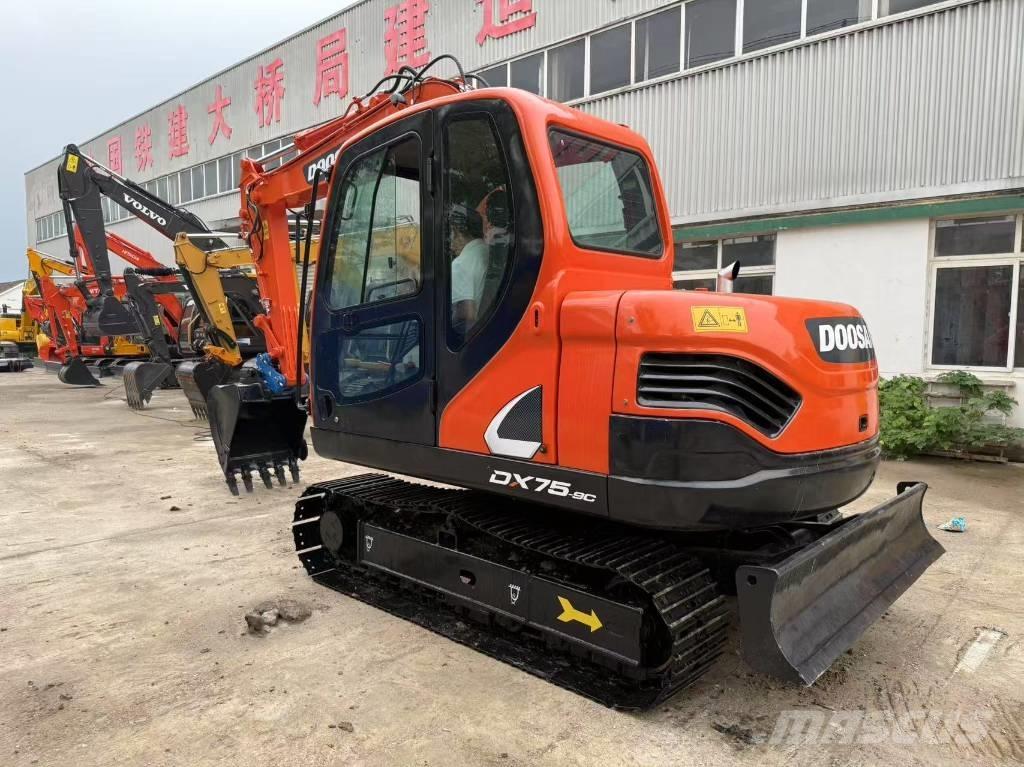 Doosan DX 75 Roomikekskavaatorid