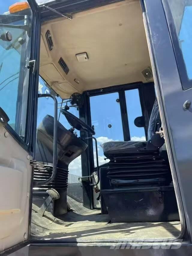 XCMG XS 223J Ühe trumliga rullid