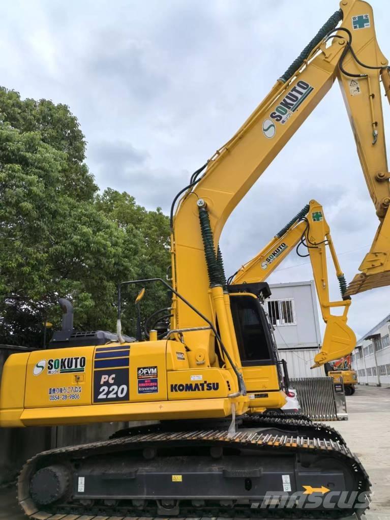 Komatsu PC 220-8 Roomikekskavaatorid