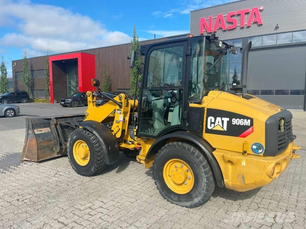 CAT 906M Rataslaadurid