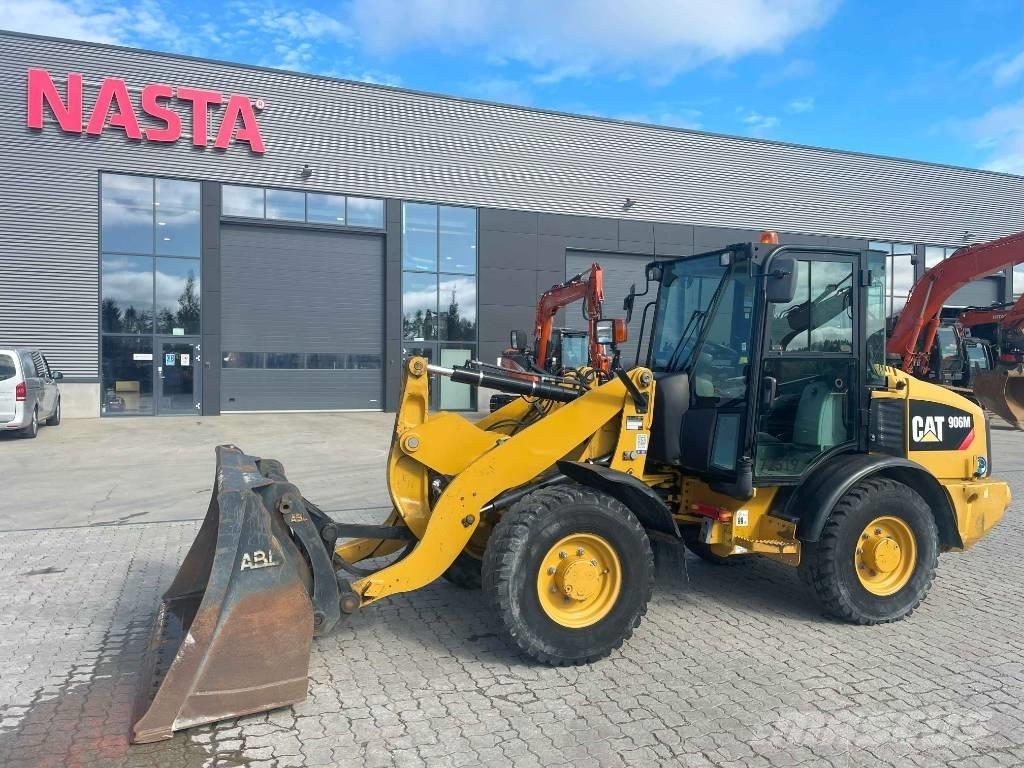 CAT 906M Rataslaadurid
