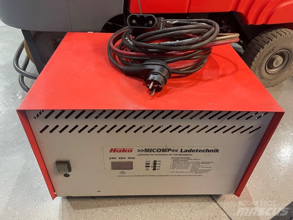 Hako B 750 R SOLD Tänavapuhastusmasinad