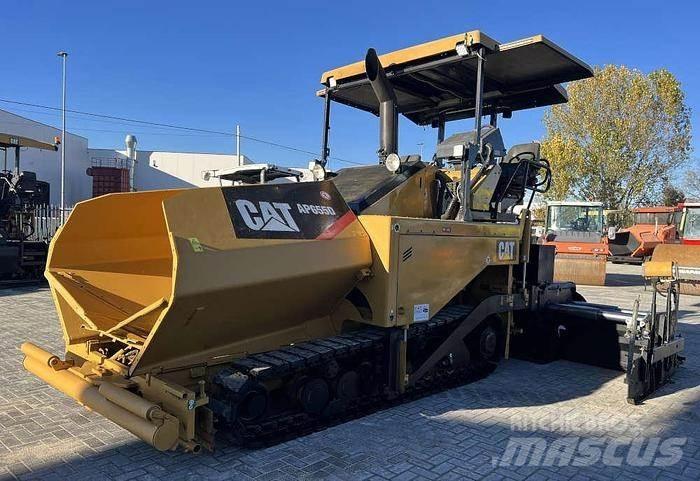 CAT AP 655D Asfaldilaoturid