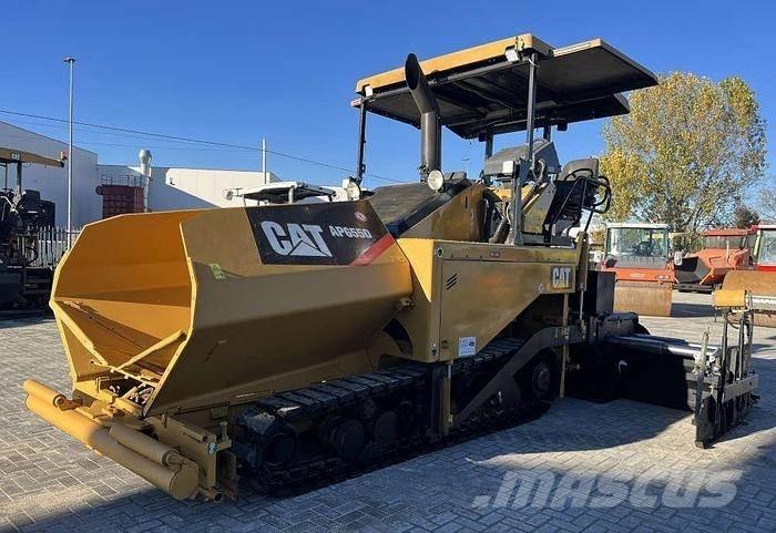 CAT AP 655D Asfaldilaoturid