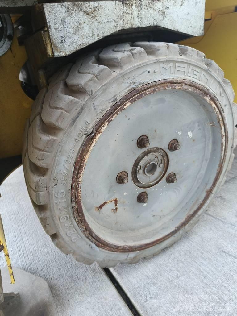 PB PB 225-12 ES Käärtõstukid