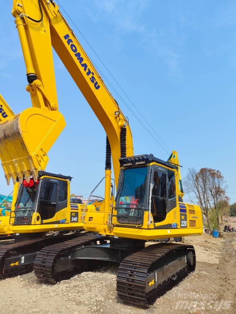Komatsu PC 220 LC-8 Roomikekskavaatorid