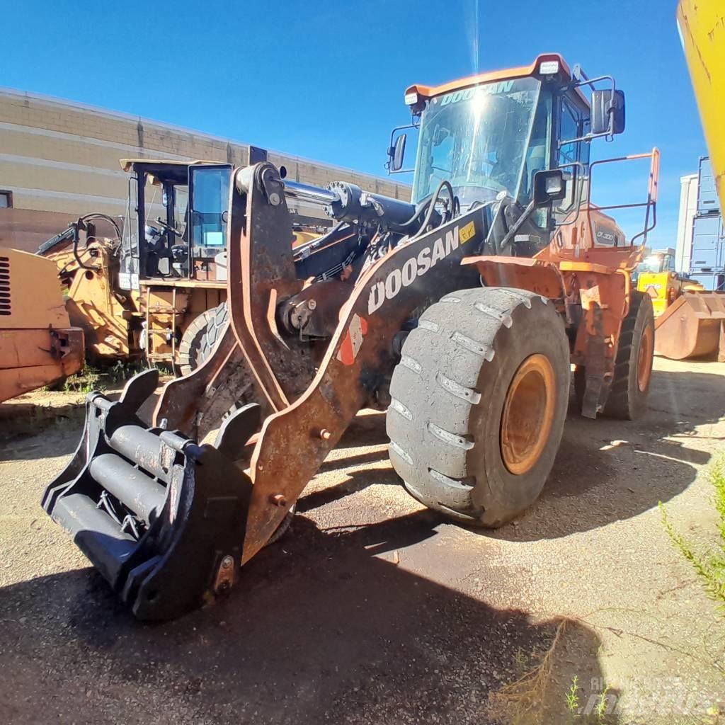 Doosan DL 300-5 Rataslaadurid