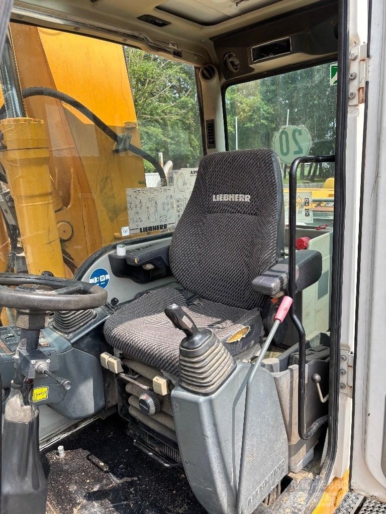Liebherr A316 Ratasekskavaatorid