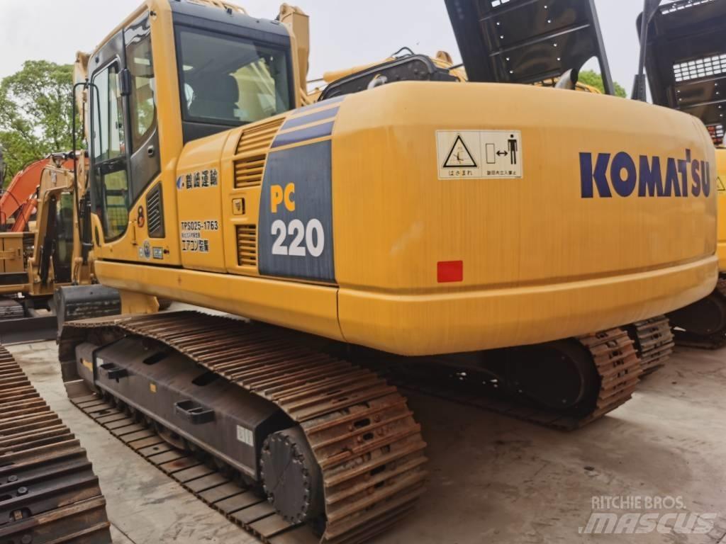 Komatsu PC 200-8 Roomikekskavaatorid