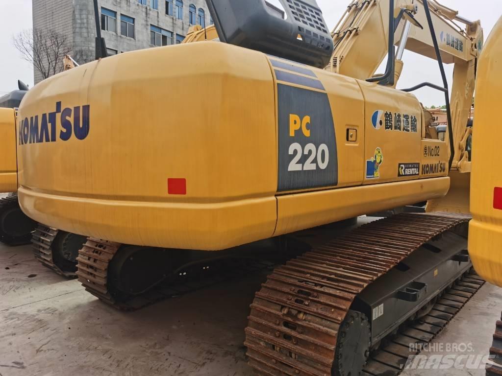 Komatsu PC 200-8 Roomikekskavaatorid