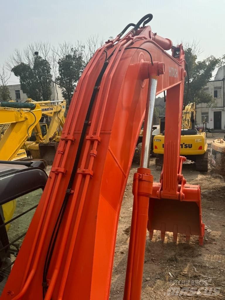 Hitachi ZX 240 Roomikekskavaatorid