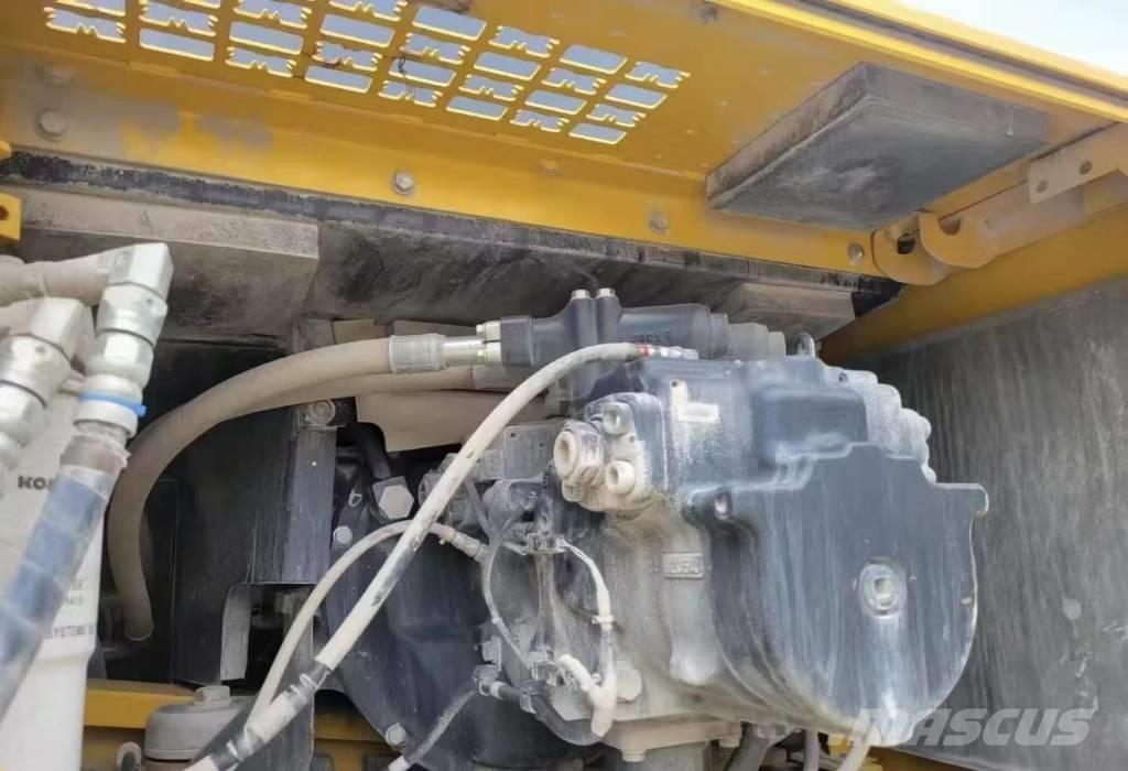 Komatsu PC 460-8 Roomikekskavaatorid