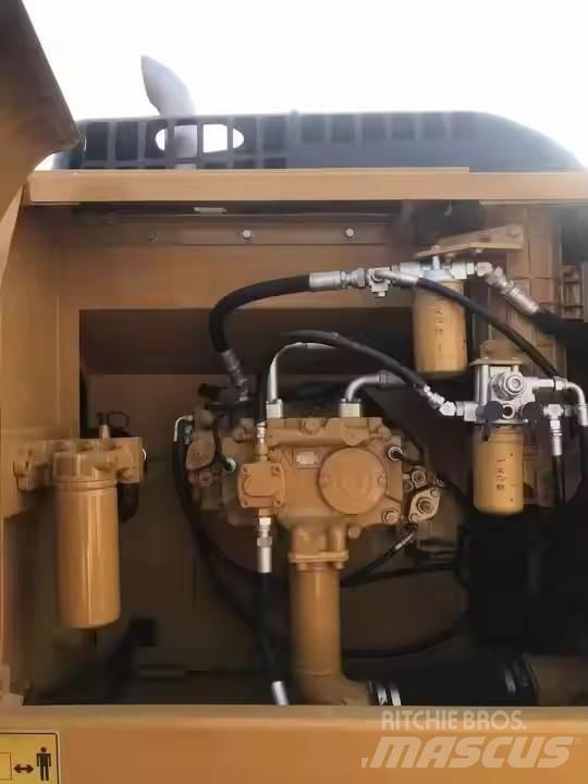 CAT 324 D Roomikekskavaatorid