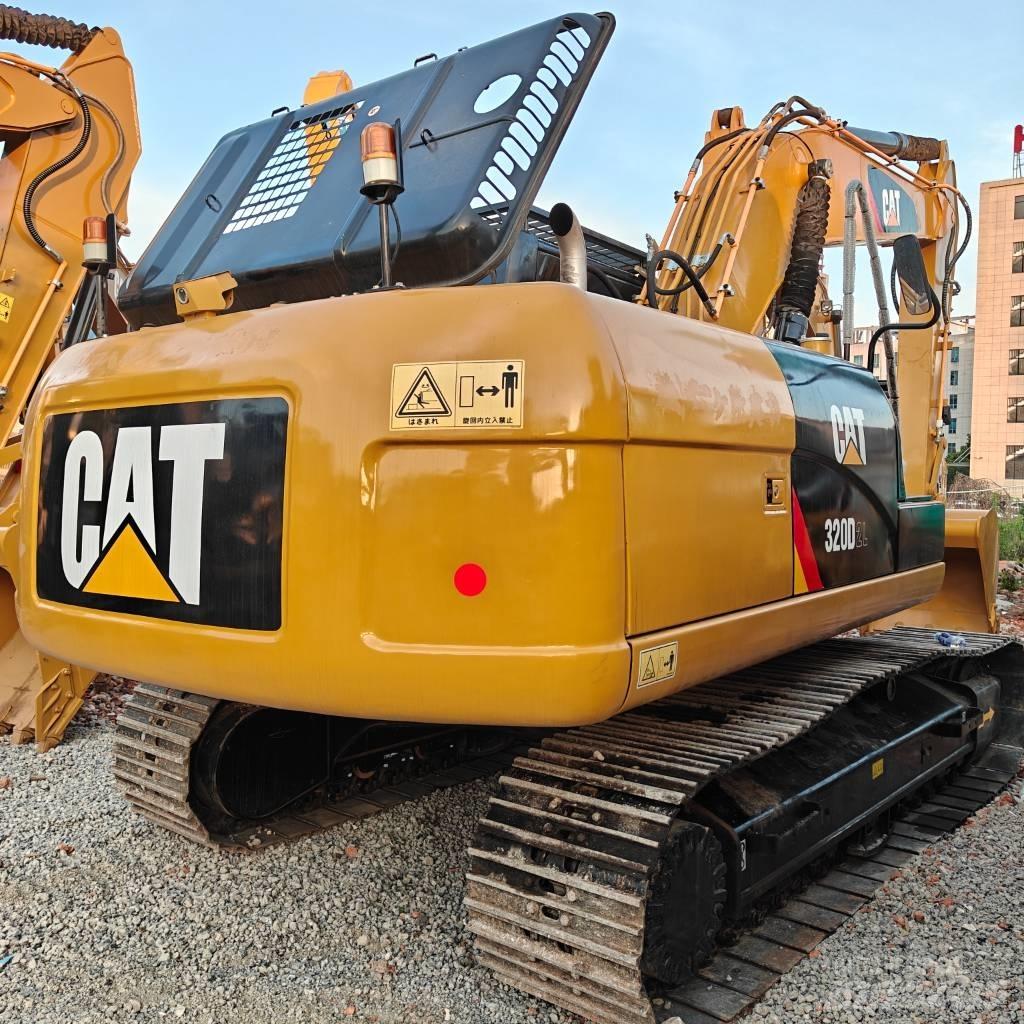 CAT 320D2L Roomikekskavaatorid