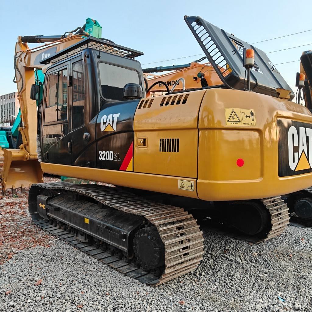 CAT 320D2L Roomikekskavaatorid