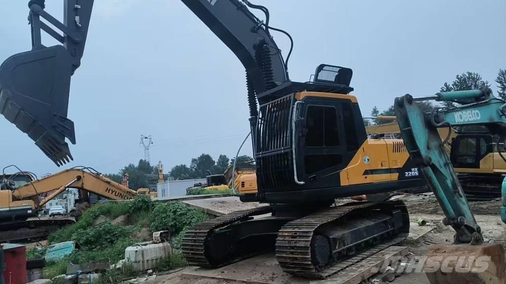 Hyundai HX220S Roomikekskavaatorid