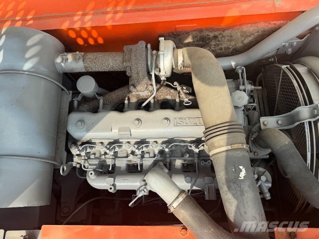 Hitachi ZX 240 Roomikekskavaatorid