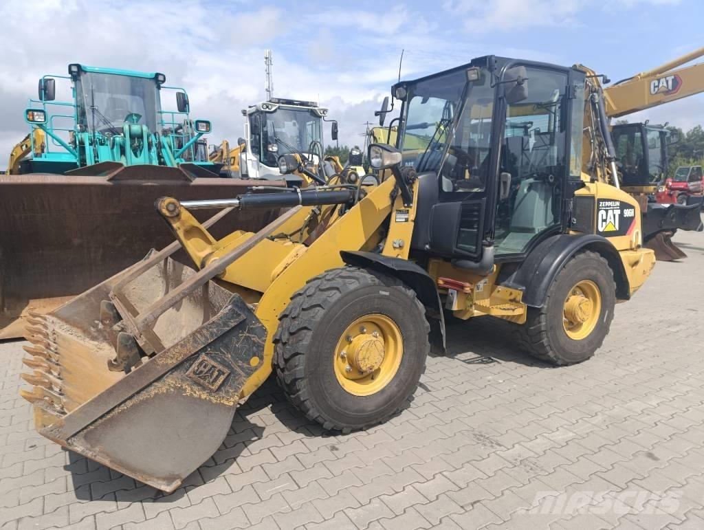 CAT 906 H Rataslaadurid