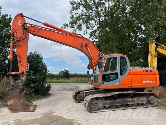 Doosan DX 225 LC Roomikekskavaatorid